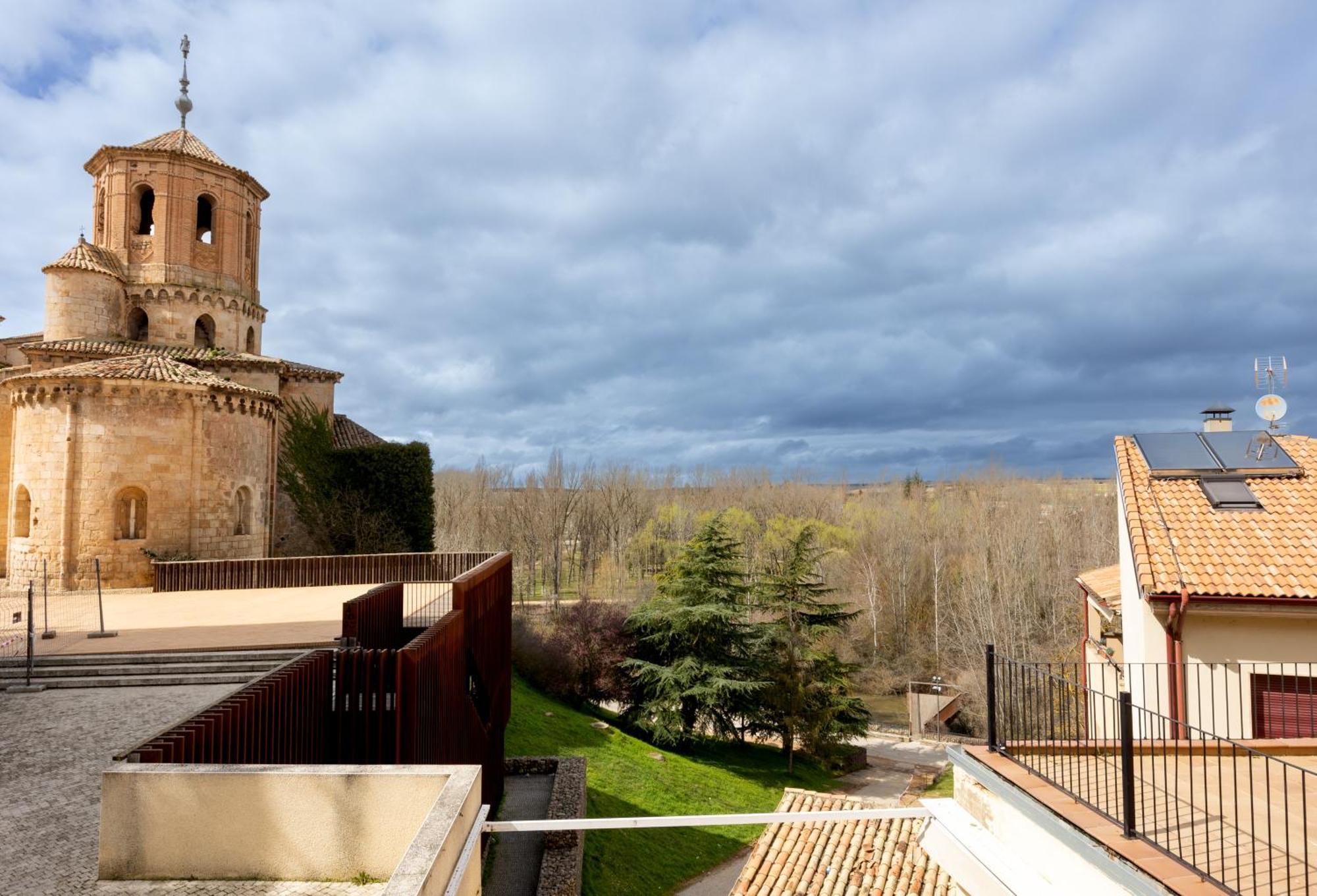 Hostal Sin Recep24H Puerta De La Villa - Pet Friendly & Restaurante Альмасан Экстерьер фото