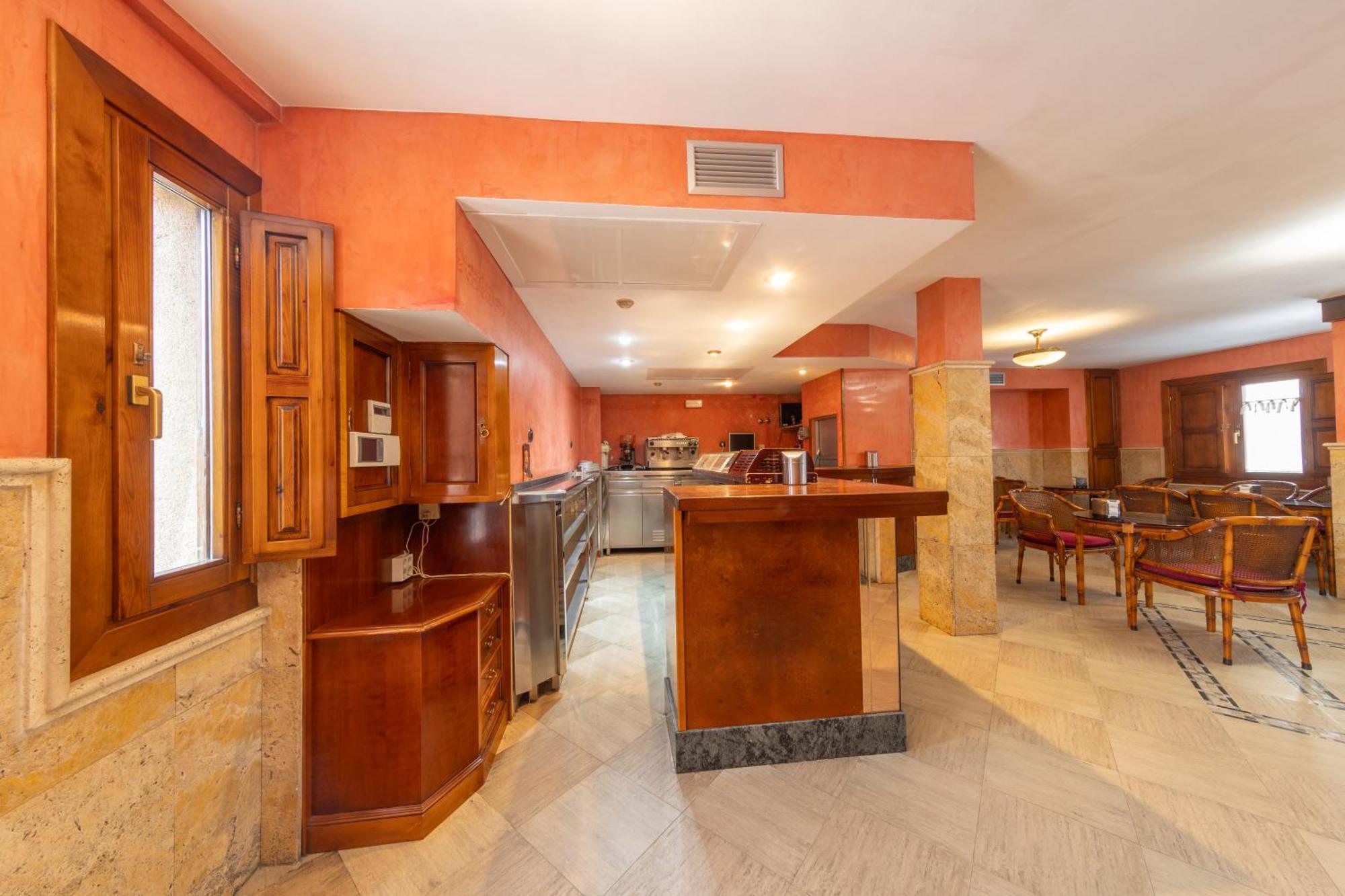 Hostal Sin Recep24H Puerta De La Villa - Pet Friendly & Restaurante Альмасан Экстерьер фото