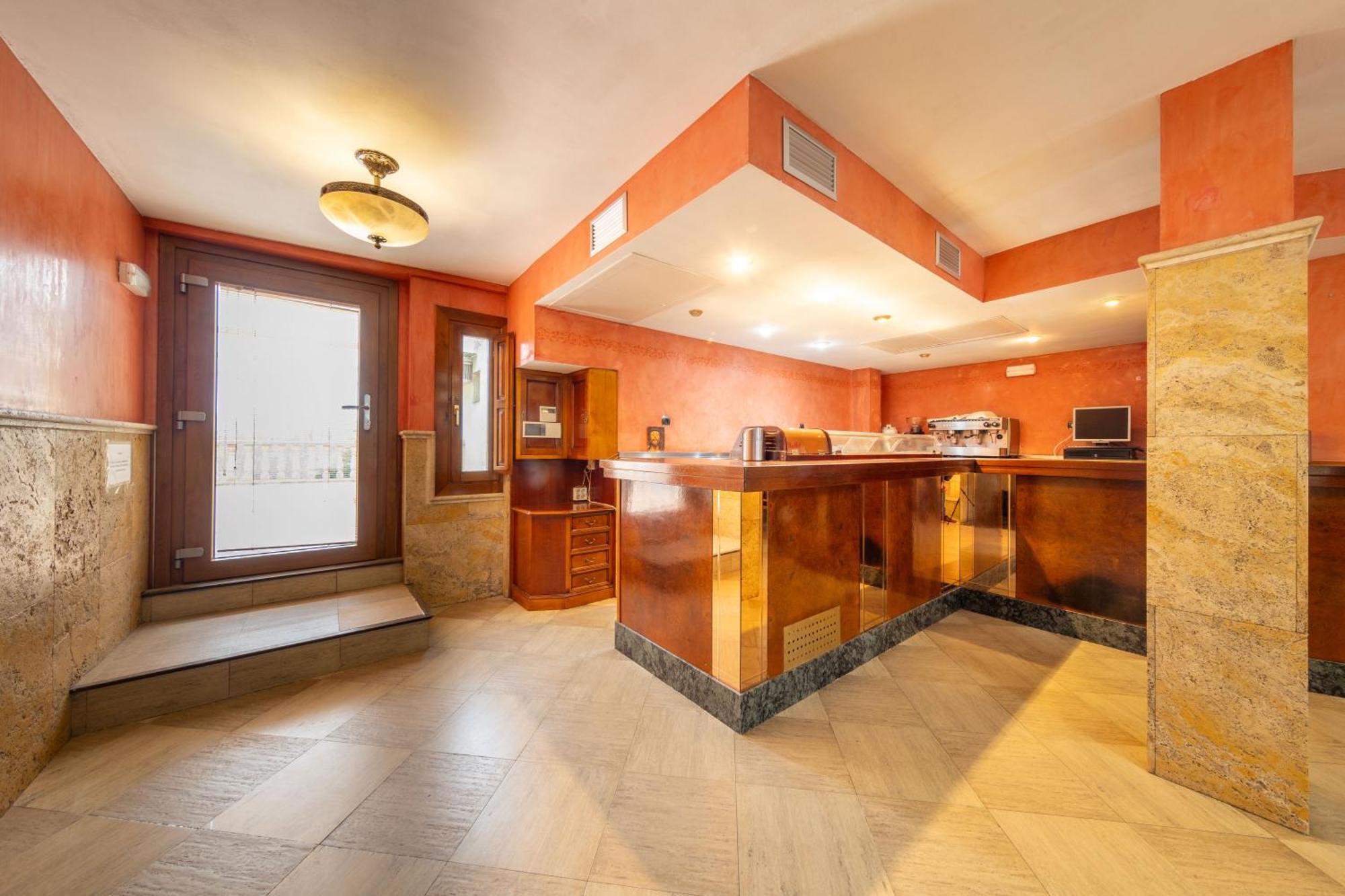 Hostal Sin Recep24H Puerta De La Villa - Pet Friendly & Restaurante Альмасан Экстерьер фото