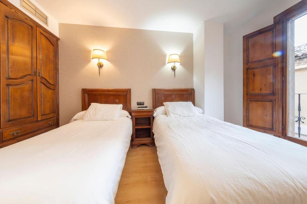 Hostal Sin Recep24H Puerta De La Villa - Pet Friendly & Restaurante Альмасан Экстерьер фото